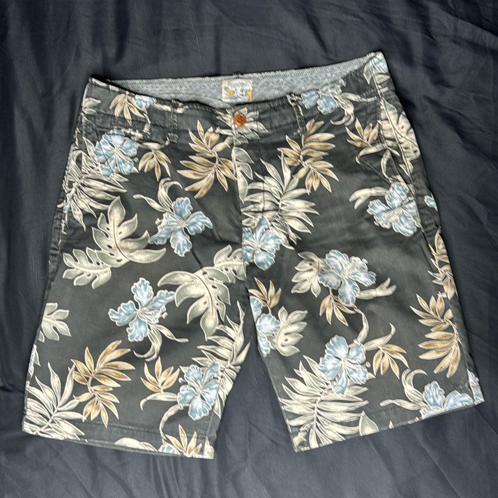 Scotch and Soda Hawaiian print black shorts size 30
